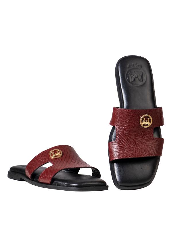 Female Shah: Burgundy