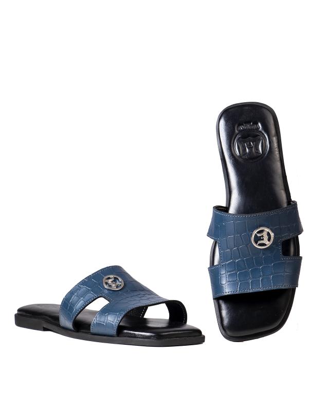 Female Shah: Blue